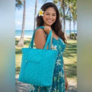 Vera Bradley Vera Tote in Turquoise Sea